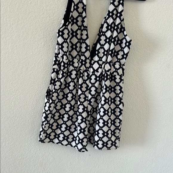 Black and White Geometric Dress - Picture 7 of 14